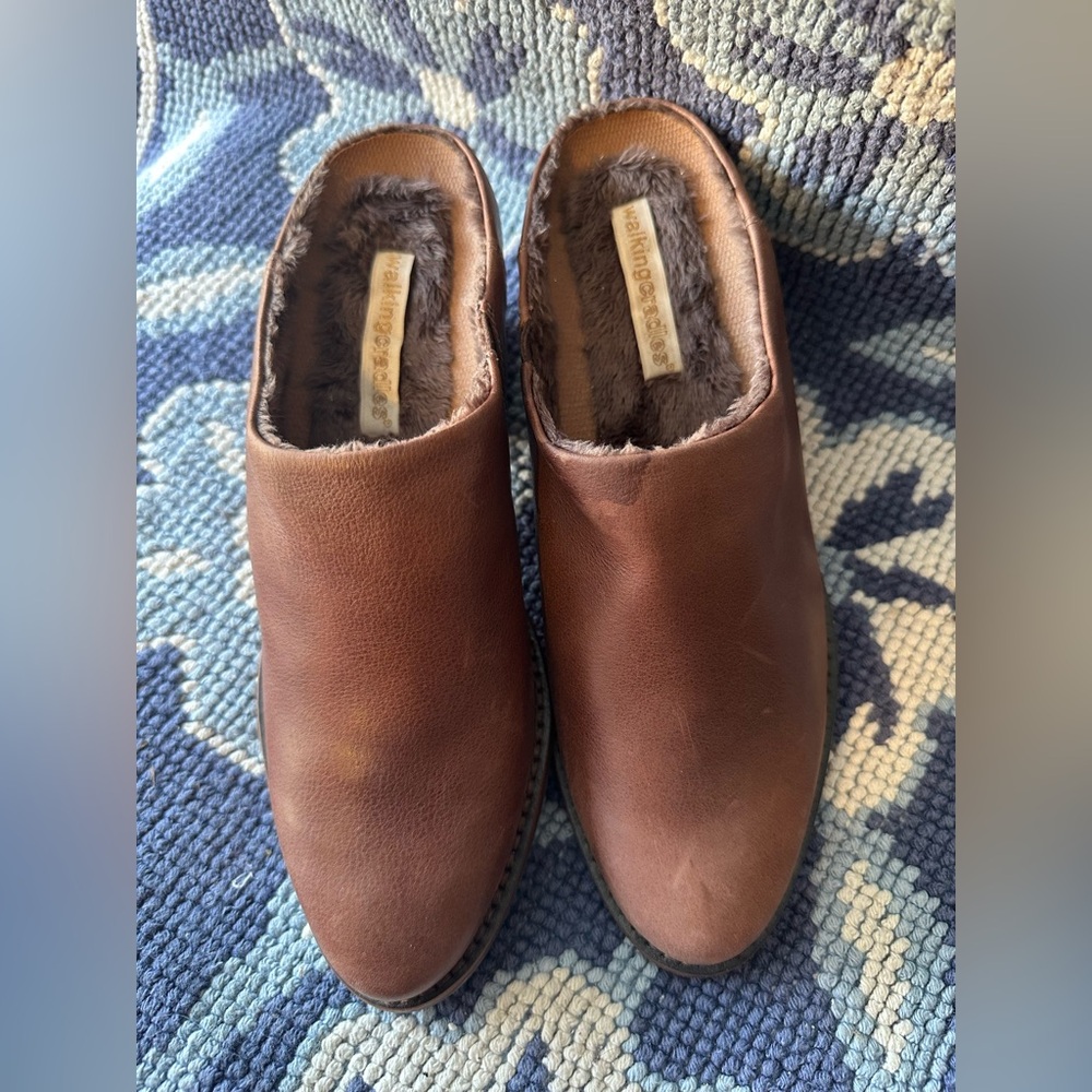 🤎❄️ NWOT Walking Cradles Greer Brown Faux Fur Clogs Size 6M ❄️🤎